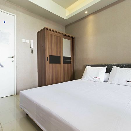 Reddoorz Apartment @ Pegangsaan Kelapa Gading Giacarta Esterno foto
