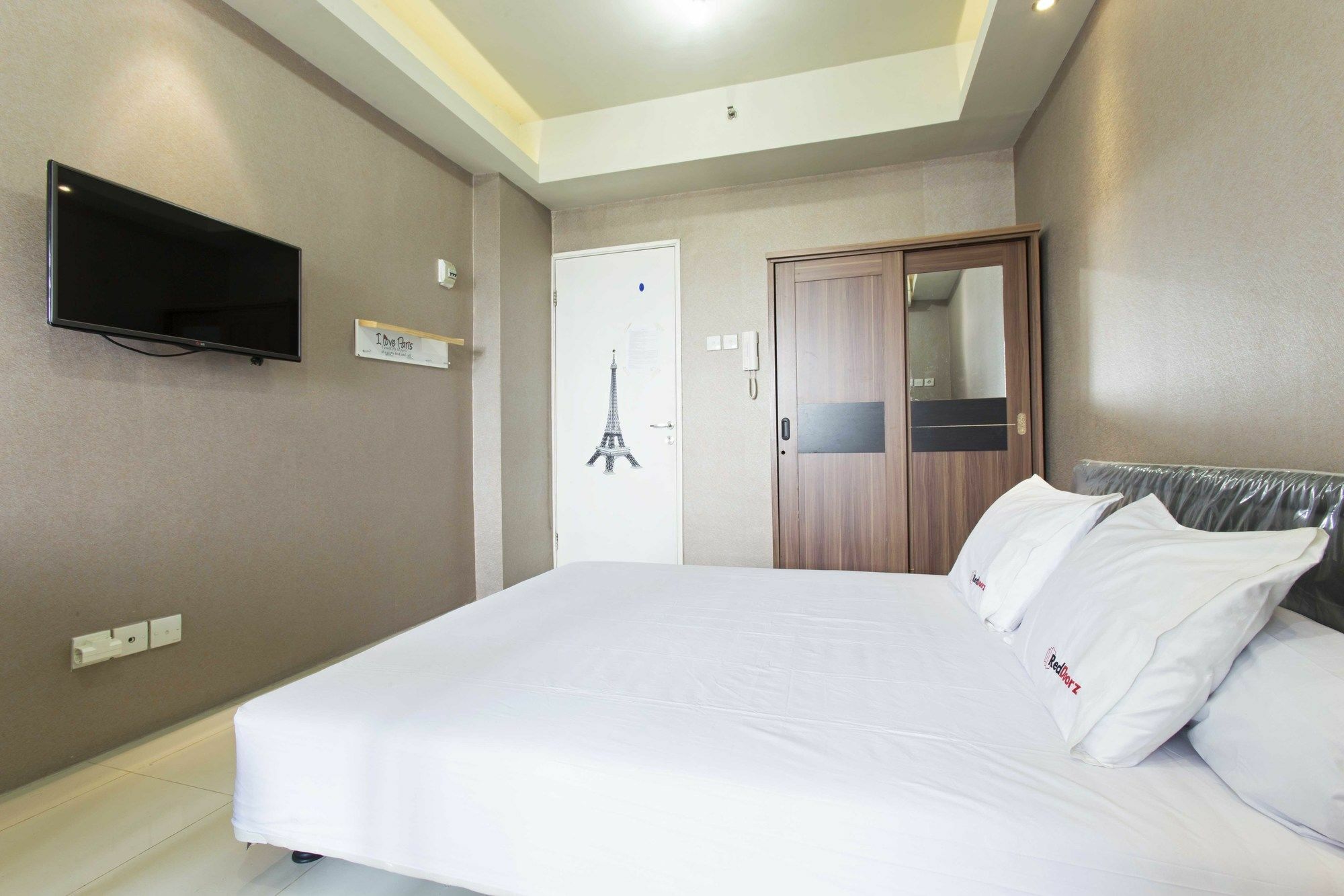 Reddoorz Apartment @ Pegangsaan Kelapa Gading Giacarta Esterno foto