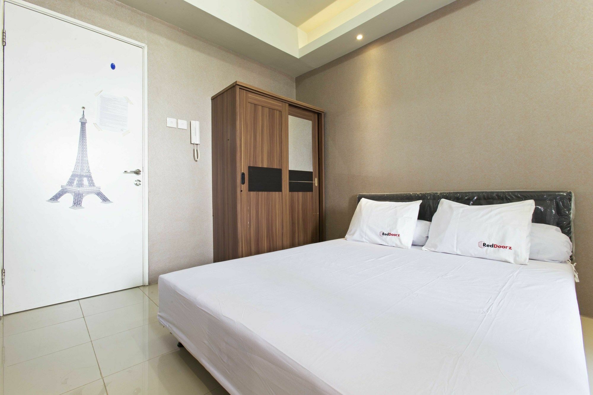 Reddoorz Apartment @ Pegangsaan Kelapa Gading Giacarta Esterno foto